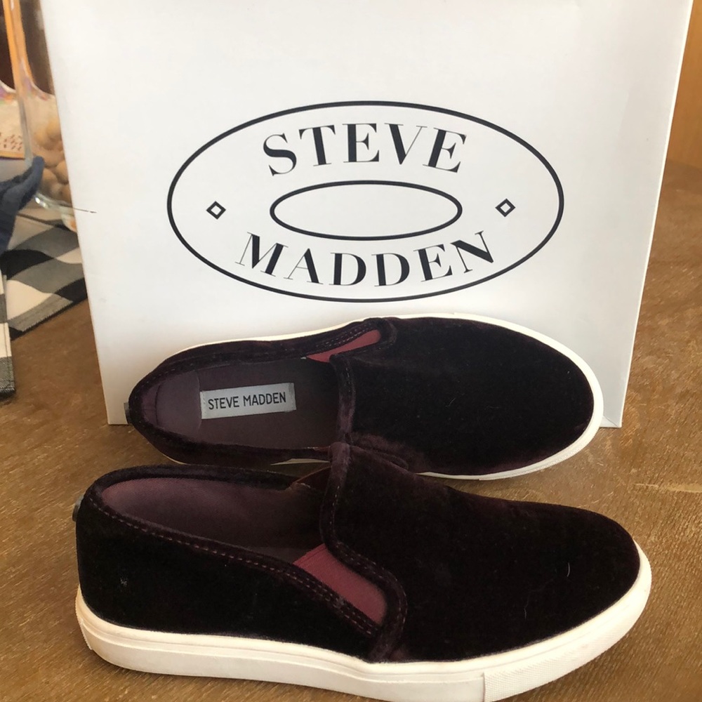 Velvet Steve Madden slip on sneakers.